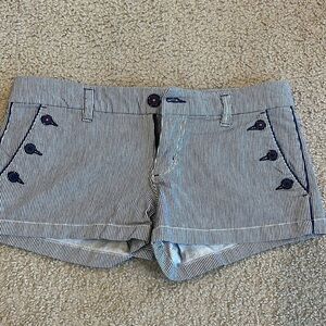 American Eagle pin stripe shorts